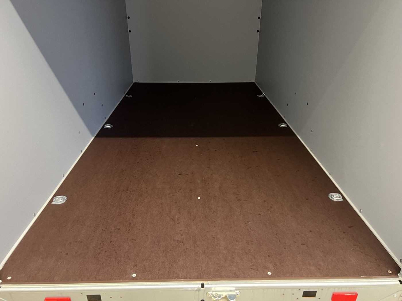 BOECKMANN KT 3015/15 M F Kofferanhänger - Затворена каросерия ремарке: снимка 4 BOECKMANN KT 3015/15 M F Kofferanhänger - Затворена каросерия ремарке: снимка 4