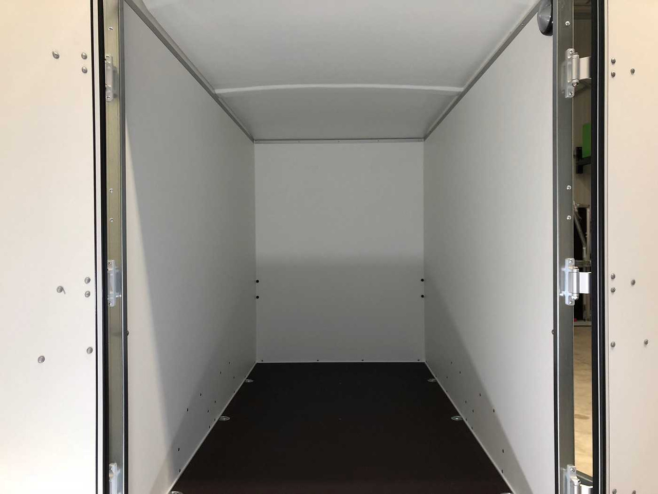BOECKMANN KT 3015/27 H F Kofferanhänger - Затворена каросерия ремарке: снимка 5 BOECKMANN KT 3015/27 H F Kofferanhänger - Затворена каросерия ремарке: снимка 5