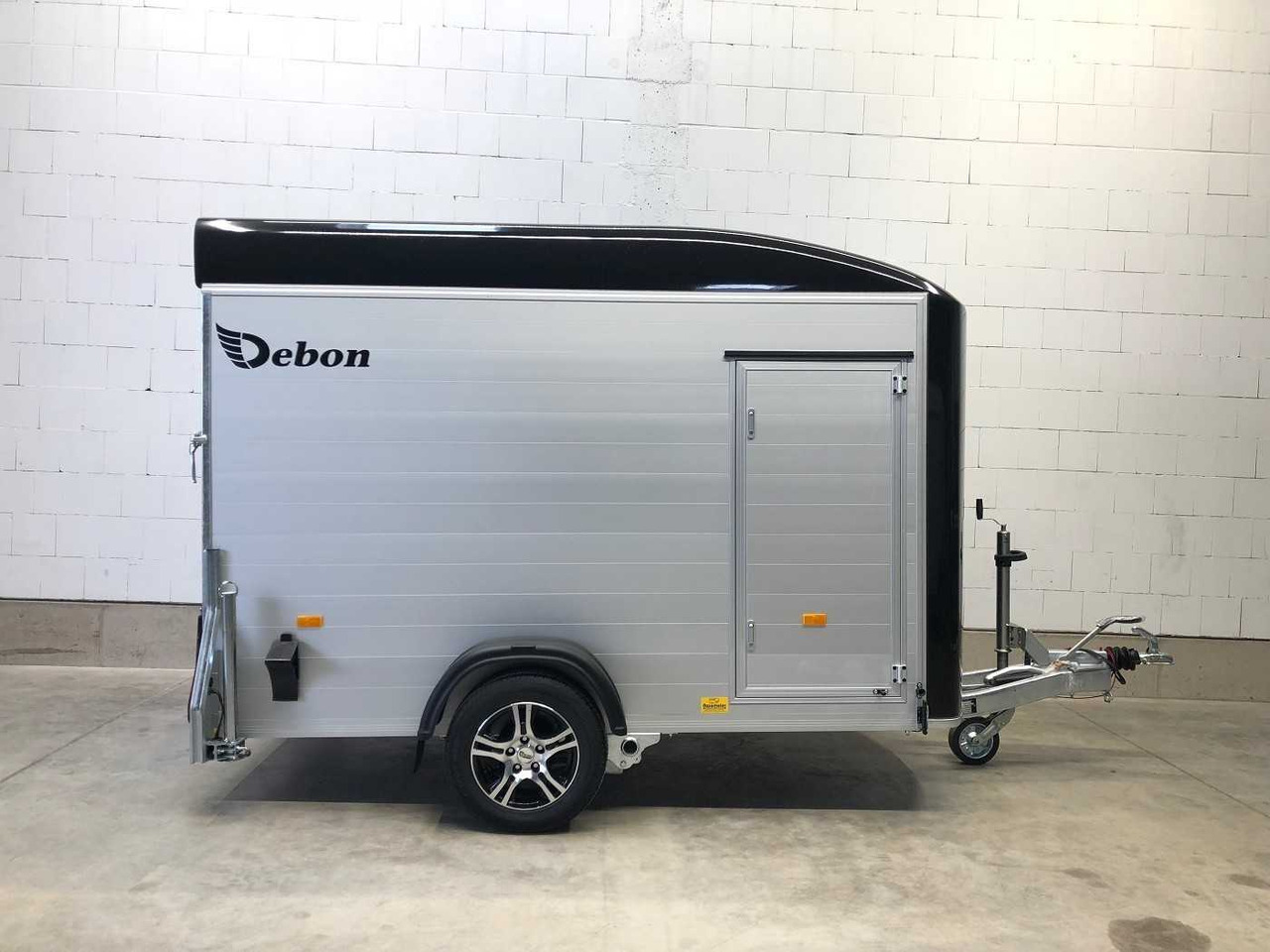 CHEVAL LIBERTE DEBON C300 Roadster Alufelge Kofferanhänger - Ремарке за мотор: снимка 3 CHEVAL LIBERTE DEBON C300 Roadster Alufelge Kofferanhänger - Ремарке за мотор: снимка 3