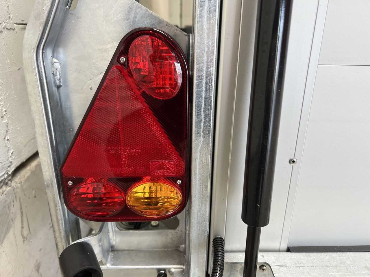 Нови Търговска каравана CHEVAL LIBERTE DEBON C300 Roadster Verk.Kl Tür Kofferanhänger: снимка 16