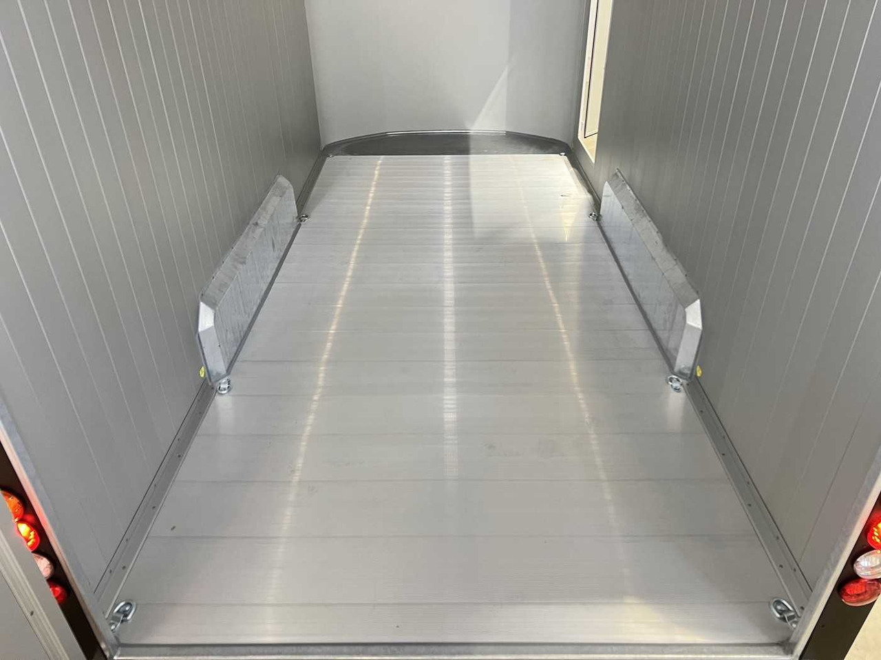 Нови Затворена каросерия ремарке CHEVAL LIBERTE DEBON C900 Roadster Kofferanhänger: снимка 8