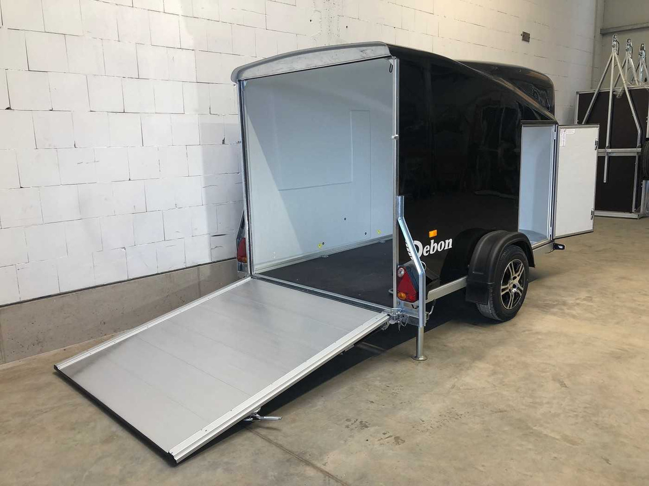 CHEVAL LIBERTE DEBON Cargo 1300.02+Tür Alu-Felgen Kofferanhänger - Затворена каросерия ремарке: снимка 2 CHEVAL LIBERTE DEBON Cargo 1300.02+Tür Alu-Felgen Kofferanhänger - Затворена каросерия ремарке: снимка 2