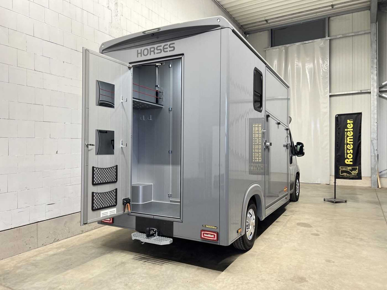 Камион за коне, Лекотоварен автомобил Fiat Compact Basic LKW: снимка 15