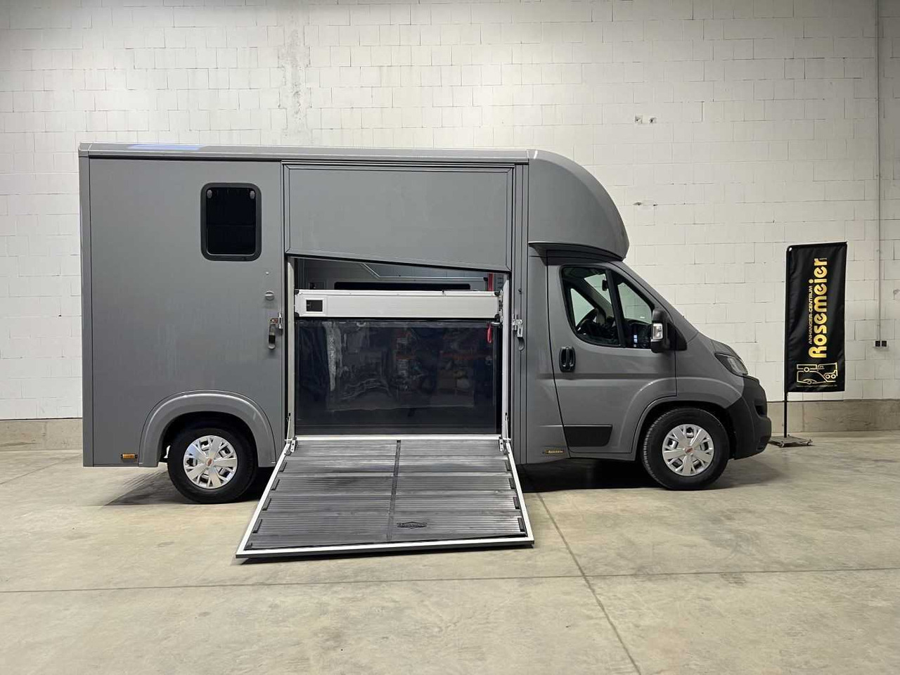 Камион за коне, Лекотоварен автомобил Fiat Compact Basic LKW: снимка 12