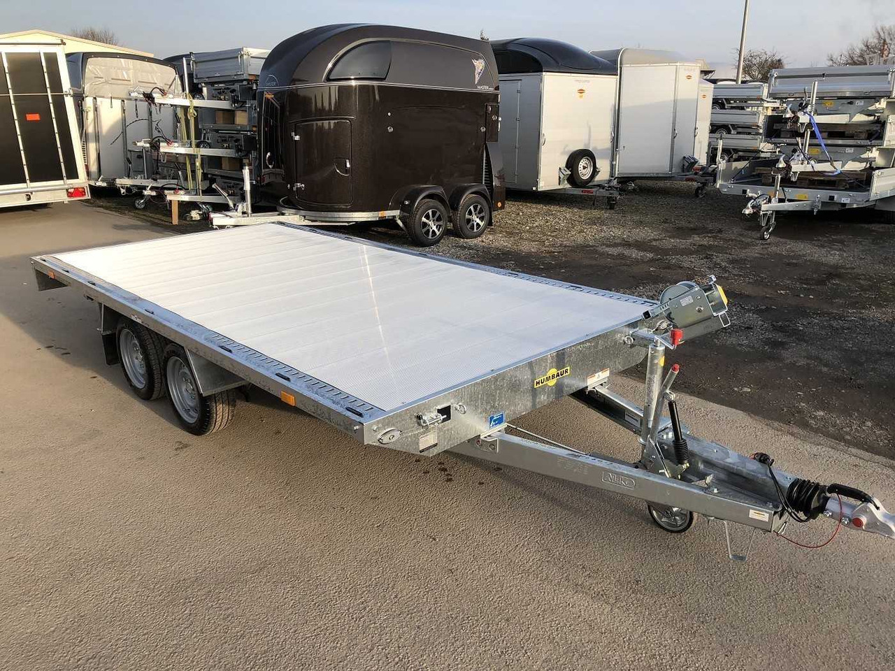 HUMBAUR Universal 3500 Aluboden Universaltransporter - Автовоз ремарке: снимка 2 HUMBAUR Universal 3500 Aluboden Universaltransporter - Автовоз ремарке: снимка 2