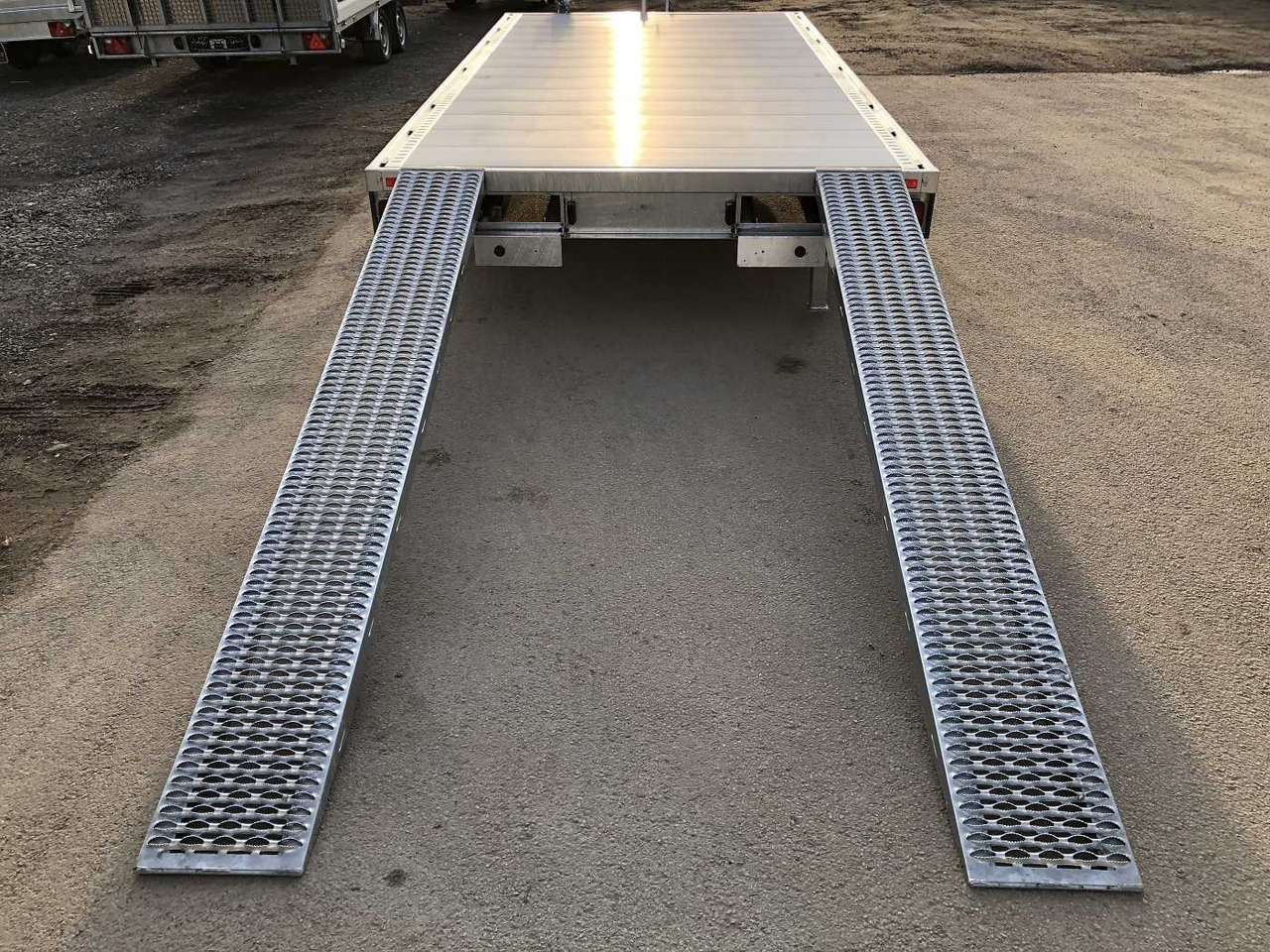 HUMBAUR Universal 3500 Aluboden Universaltransporter - Автовоз ремарке: снимка 4 HUMBAUR Universal 3500 Aluboden Universaltransporter - Автовоз ремарке: снимка 4