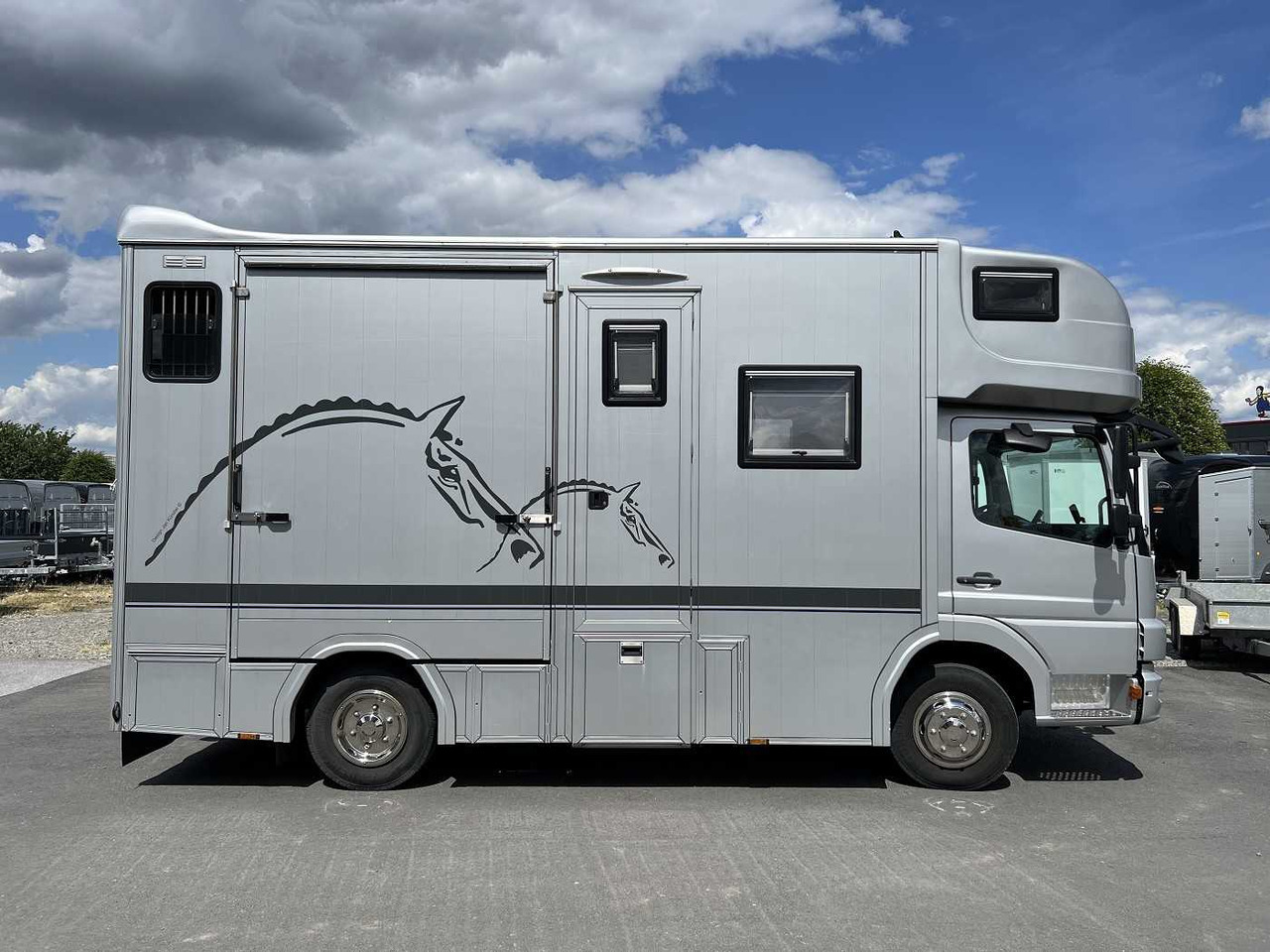 MERCEDES-BENZ Atego 918L LKW - Камион за коне: снимка 1 MERCEDES-BENZ Atego 918L LKW - Камион за коне: снимка 1
