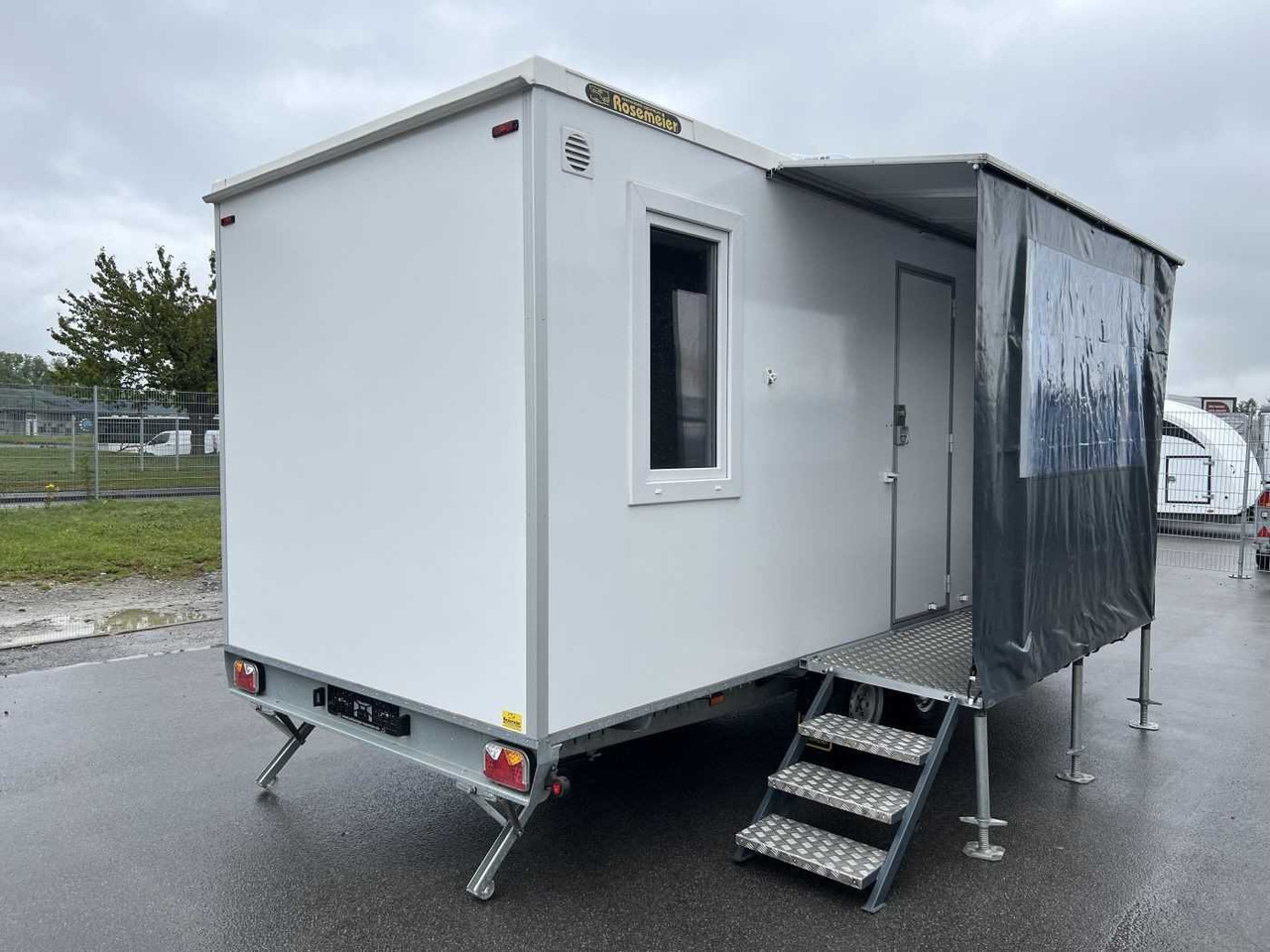 Mannschaftswagen 570 Individua Mannschaftswagen - Жилищен контейнер, Ремарке: снимка 3 Mannschaftswagen 570 Individua Mannschaftswagen - Жилищен контейнер, Ремарке: снимка 3