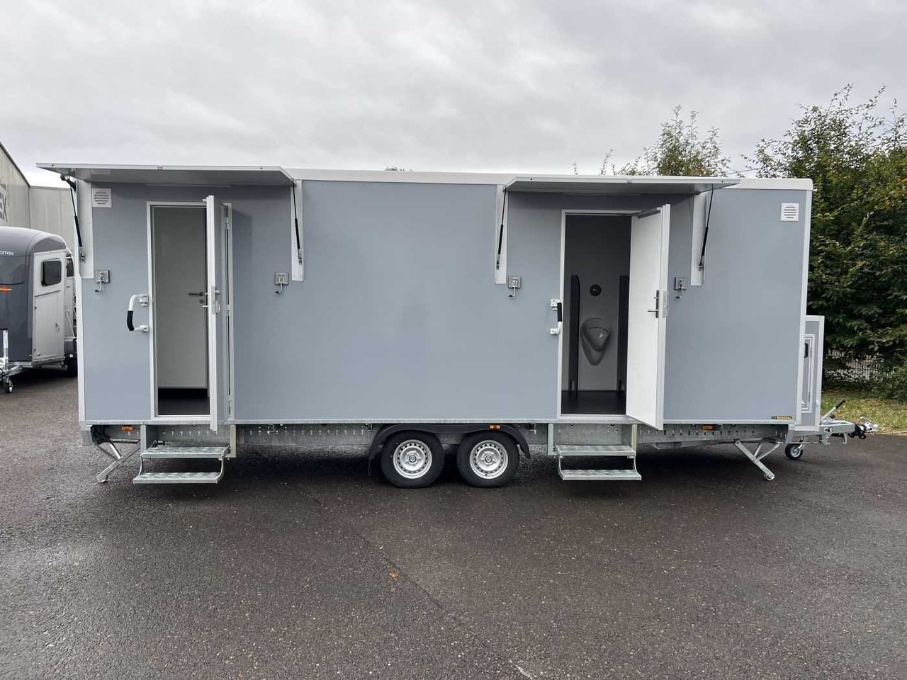 ROSEMEIER EW TA-NO 4 Damen, 1 Herren + 4 Urinal Toilettenanhänger - Рефрижератор ремарке: снимка 1 ROSEMEIER EW TA-NO 4 Damen, 1 Herren + 4 Urinal Toilettenanhänger - Рефрижератор ремарке: снимка 1