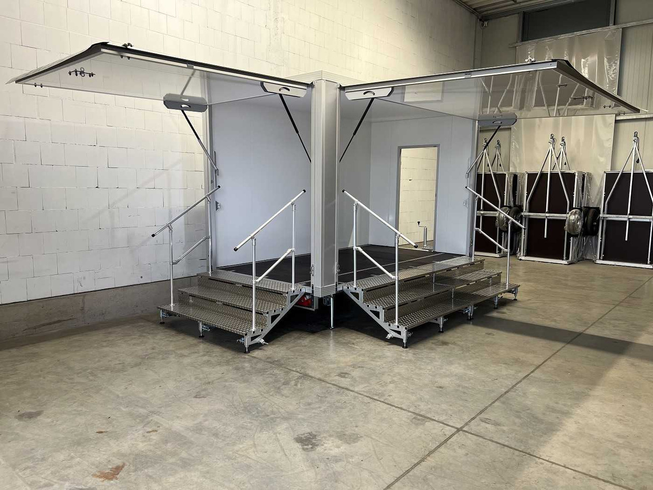 UNSINN PK 3036-10-2040 Promotion 2T Verkaufsanhänger - Ремарке: снимка 1 UNSINN PK 3036-10-2040 Promotion 2T Verkaufsanhänger - Ремарке: снимка 1