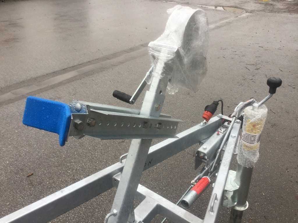TPV BA1300-R Bootsanhänger - Колесар за лодка: снимка 5 TPV BA1300-R Bootsanhänger - Колесар за лодка: снимка 5