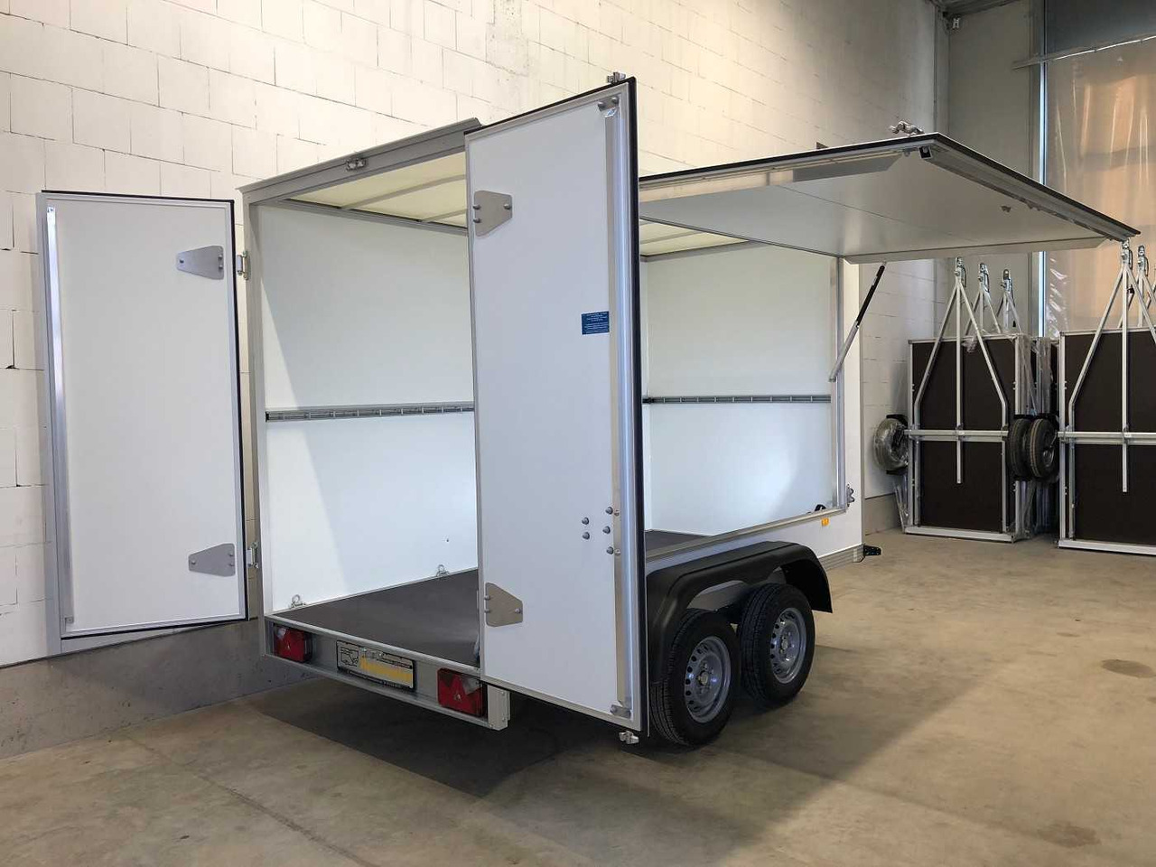 UNSINN UKU 301519-20-13 VKL Kofferanhänger - Затворена каросерия ремарке: снимка 5 UNSINN UKU 301519-20-13 VKL Kofferanhänger - Затворена каросерия ремарке: снимка 5