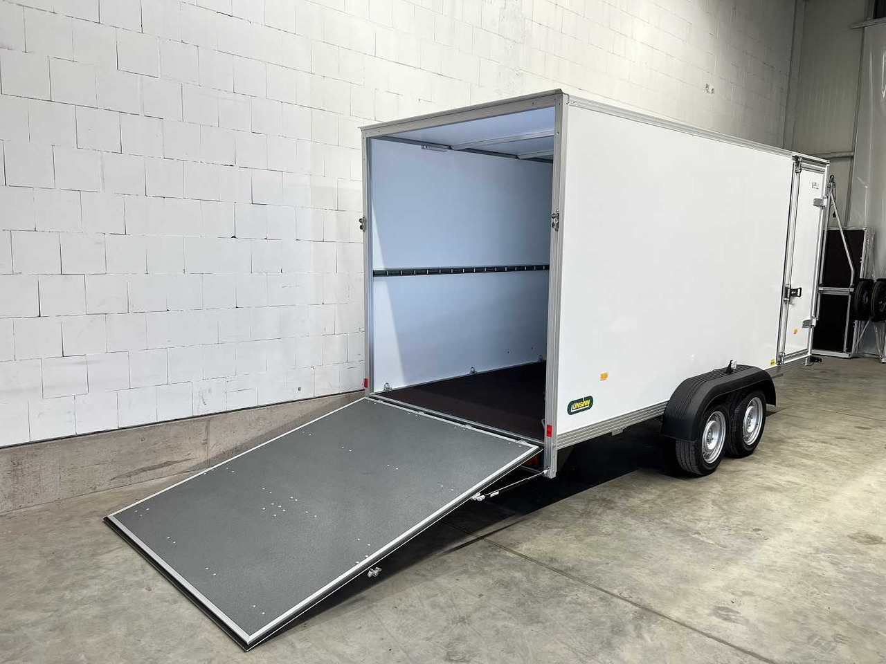 UNSINN UKU 421719-26-14 Rampe Tür Kofferanhänger - Затворена каросерия ремарке: снимка 4 UNSINN UKU 421719-26-14 Rampe Tür Kofferanhänger - Затворена каросерия ремарке: снимка 4