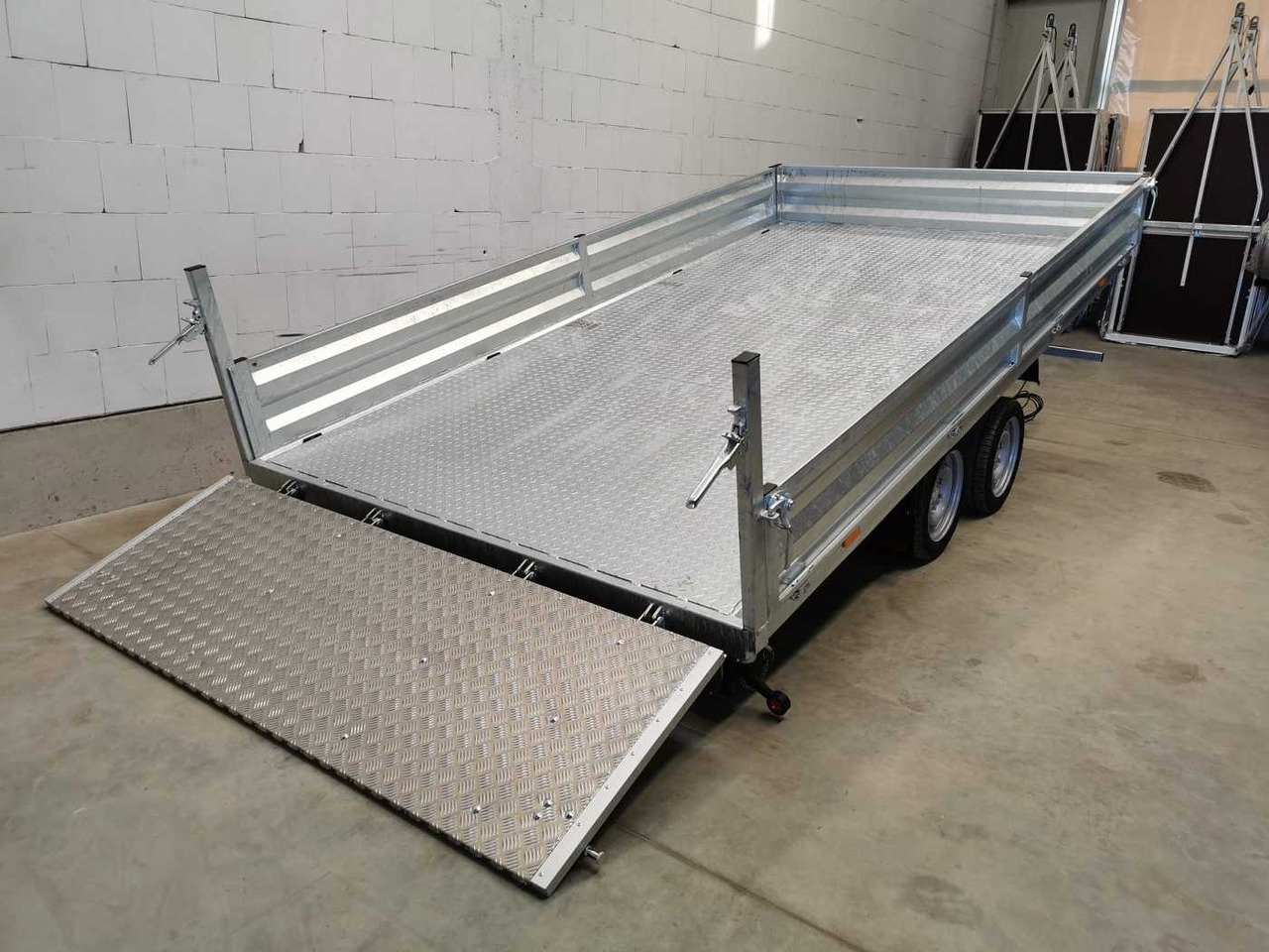 Нови Самосвал ремарке VEZEKO Juki 35.3 Multi Stahl Multidreiseitenkipper: снимка 29