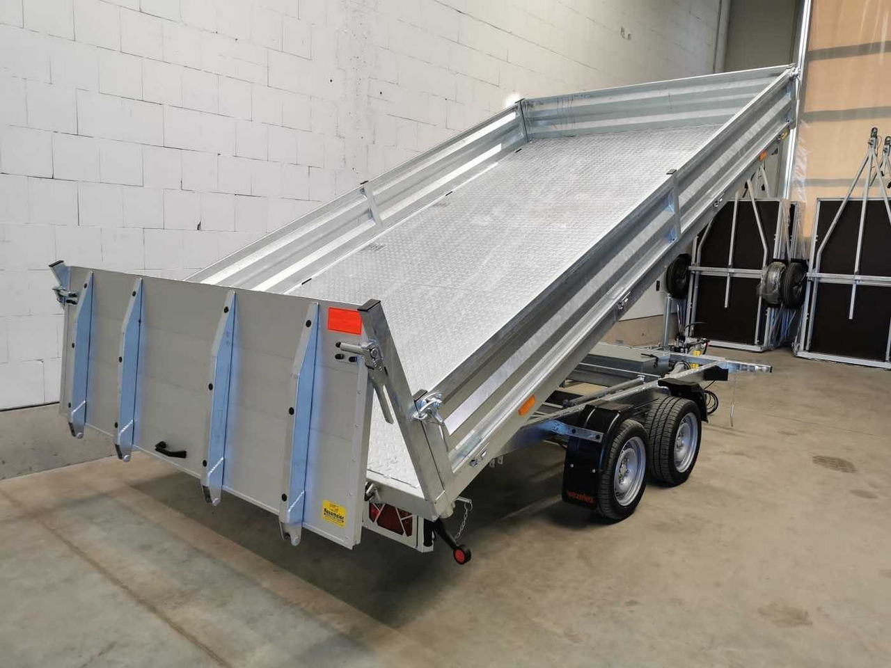 Нови Самосвал ремарке VEZEKO Juki 35.3 Multi Stahl Multidreiseitenkipper: снимка 22