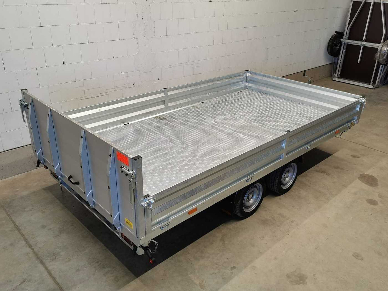 Нови Самосвал ремарке VEZEKO Juki 35.3 Multi Stahl Multidreiseitenkipper: снимка 7