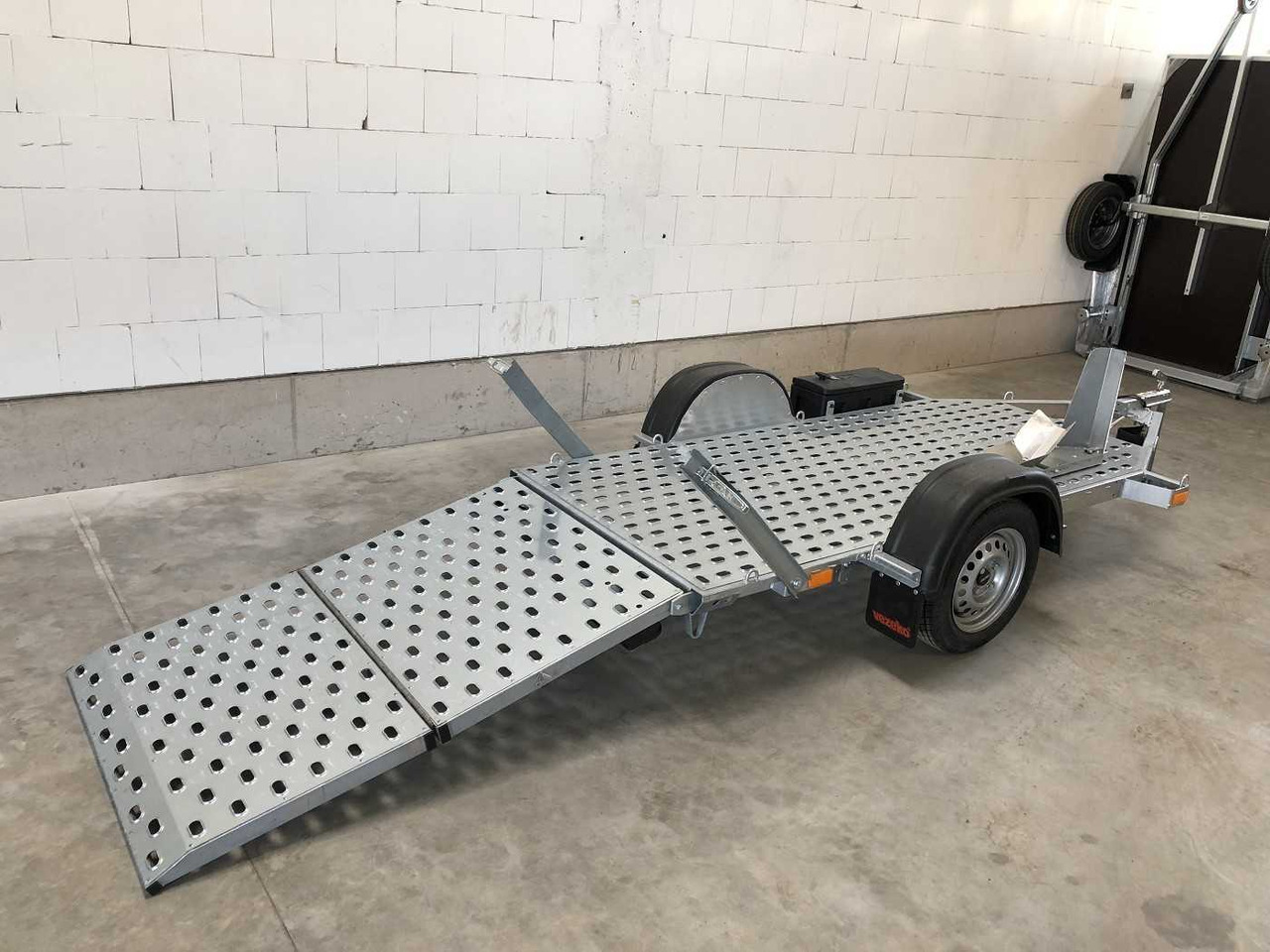 VEZEKO Motovan A + Box Motorradanhänger - Ремарке за мотор: снимка 1 VEZEKO Motovan A + Box Motorradanhänger - Ремарке за мотор: снимка 1