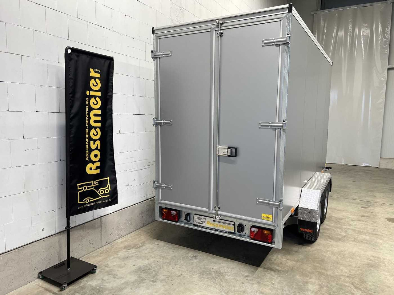 VEZEKO TK B 27.35 Individual Kofferanhänger - Затворена каросерия ремарке: снимка 3 VEZEKO TK B 27.35 Individual Kofferanhänger - Затворена каросерия ремарке: снимка 3
