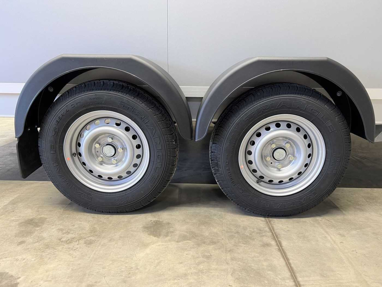 Нови Затворена каросерия ремарке VEZEKO TK C 27.40 SP Kombi Rampe Sond Kofferanhänger: снимка 22