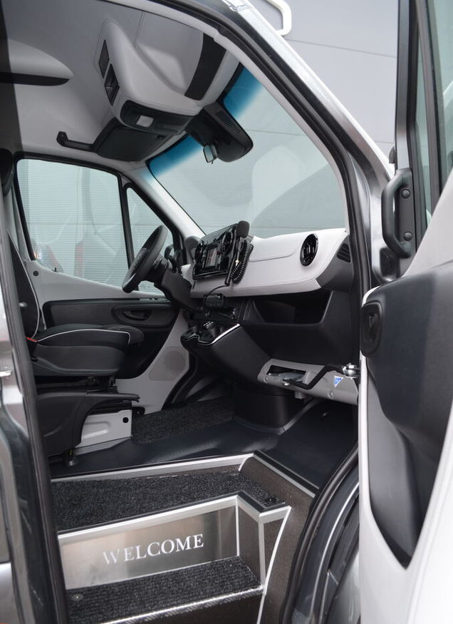 Нови Микробус, Пътнически бус MERCEDES-BENZ Sprinter 519 4x4 high and low drive: снимка 11
