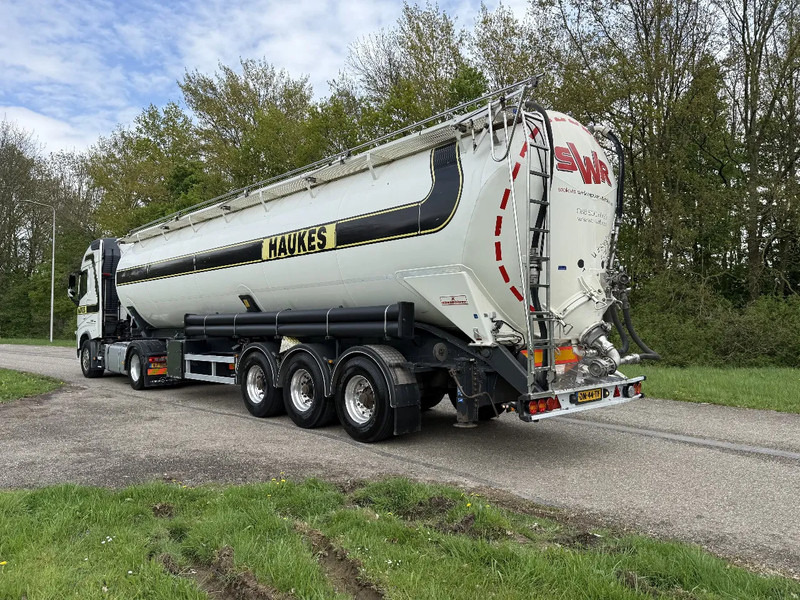 Kässbohrer SSK-60 Kipp-Silo 60.000liter TOP ZUSTAND HOLLAND TRAILER!!!!!!!!! - Полуремарке цистерна: снимка 1 Kässbohrer SSK-60 Kipp-Silo 60.000liter TOP ZUSTAND HOLLAND TRAILER!!!!!!!!! - Полуремарке цистерна: снимка 1