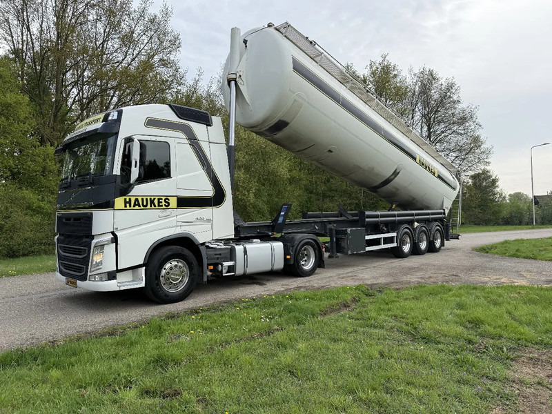 Kässbohrer SSK-60 Kipp-Silo 60.000liter TOP ZUSTAND HOLLAND TRAILER!!!!!!!!! - Полуремарке цистерна: снимка 4 Kässbohrer SSK-60 Kipp-Silo 60.000liter TOP ZUSTAND HOLLAND TRAILER!!!!!!!!! - Полуремарке цистерна: снимка 4