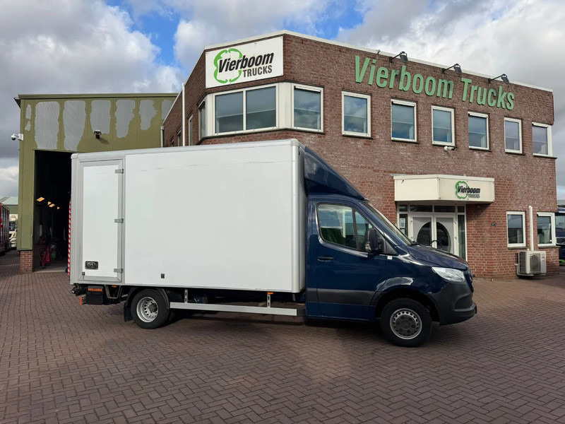 Mercedes-Benz Sprinter Sprinter 515CDI bakwagen met klep / automaat / MBUX /Navi / Airco / Camera / Top - Лекотоварен автомобил фургон: снимка 3 Mercedes-Benz Sprinter Sprinter 515CDI bakwagen met klep / automaat / MBUX /Navi / Airco / Camera / Top - Лекотоварен автомобил фургон: снимка 3