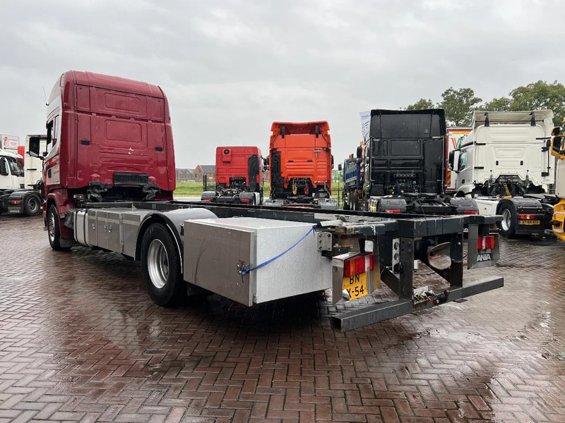 Scania R124-420 124-420 4X2 TOPLINE MANUAL RETARDER - Контейнеровоз/ Сменна каросерия камион: снимка 3 Scania R124-420 124-420 4X2 TOPLINE MANUAL RETARDER - Контейнеровоз/ Сменна каросерия камион: снимка 3