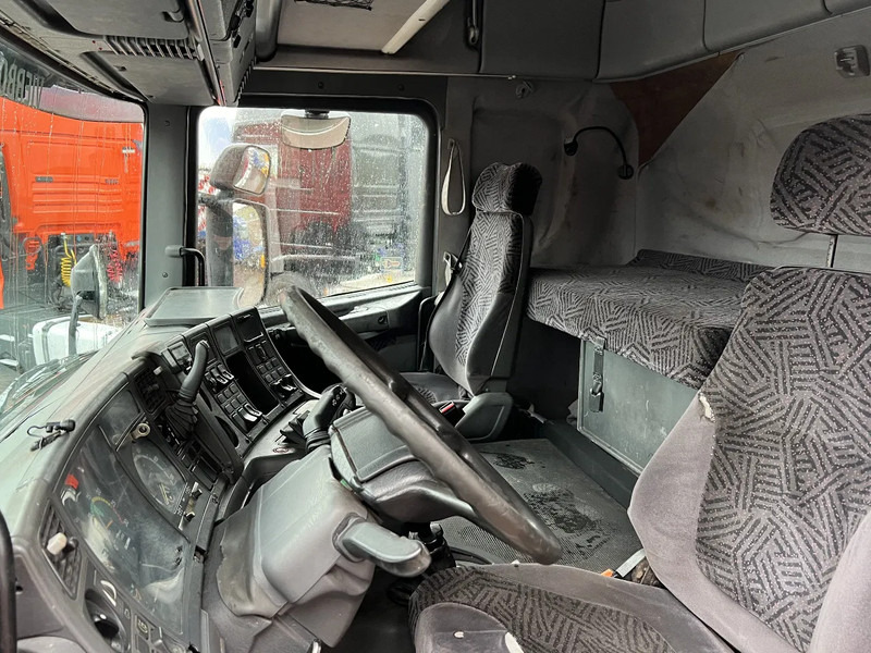 Scania R124-420 124-420 4X2 TOPLINE MANUAL RETARDER - Контейнеровоз/ Сменна каросерия камион: снимка 5 Scania R124-420 124-420 4X2 TOPLINE MANUAL RETARDER - Контейнеровоз/ Сменна каросерия камион: снимка 5