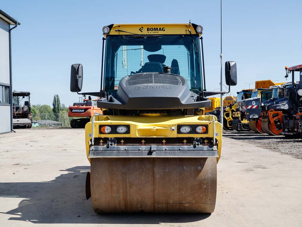 BOMAG BW 174 AP-4v - Пътен валяк: снимка 3 BOMAG BW 174 AP-4v - Пътен валяк: снимка 3