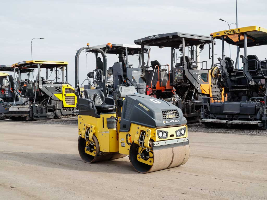BOMAG BW 90 AD-5 - Пътен валяк: снимка 4 BOMAG BW 90 AD-5 - Пътен валяк: снимка 4