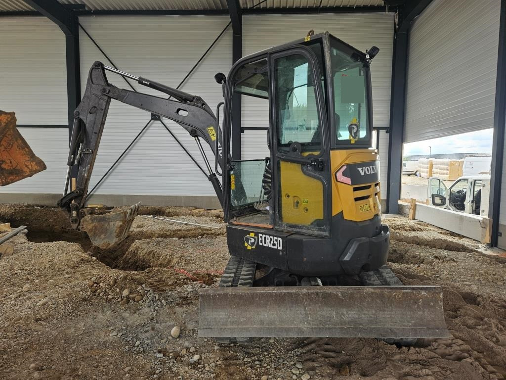 VOLVO ECR 25 D - Мини багер: снимка 1 VOLVO ECR 25 D - Мини багер: снимка 1