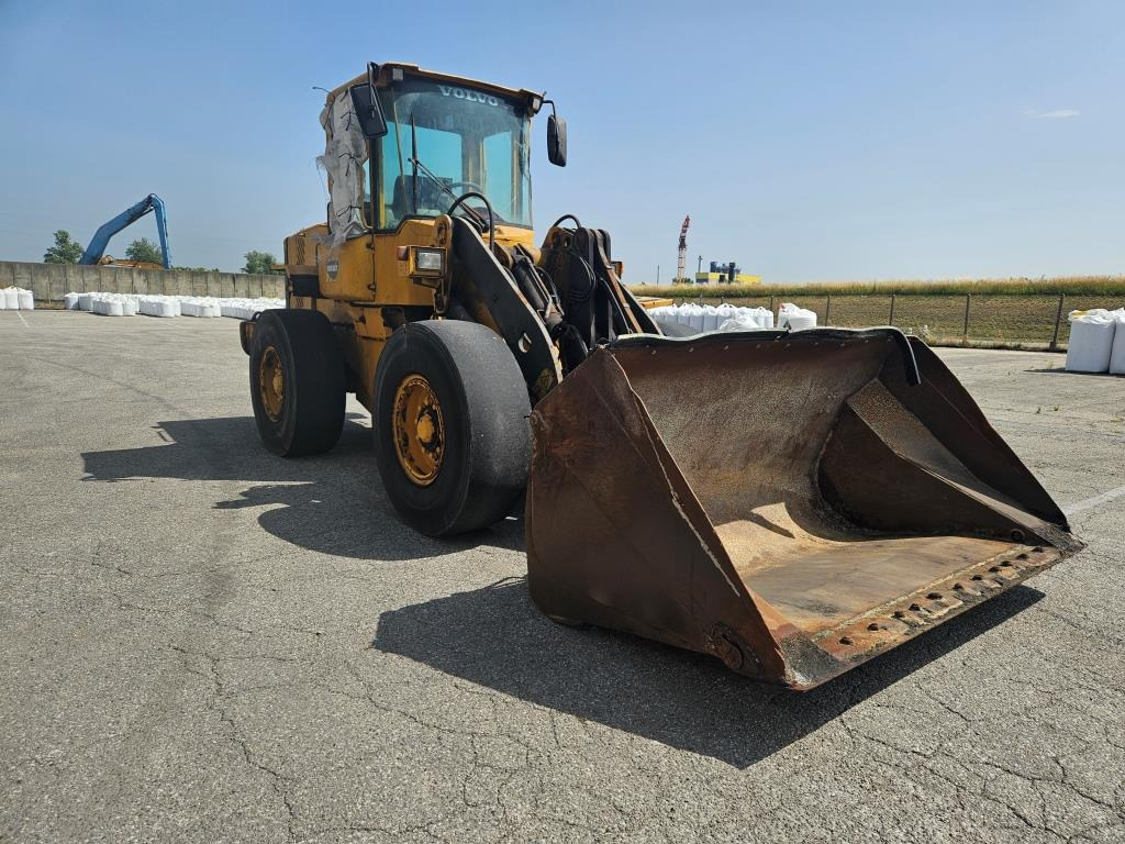 VOLVO L 70 D - Колесен товарач: снимка 5 VOLVO L 70 D - Колесен товарач: снимка 5