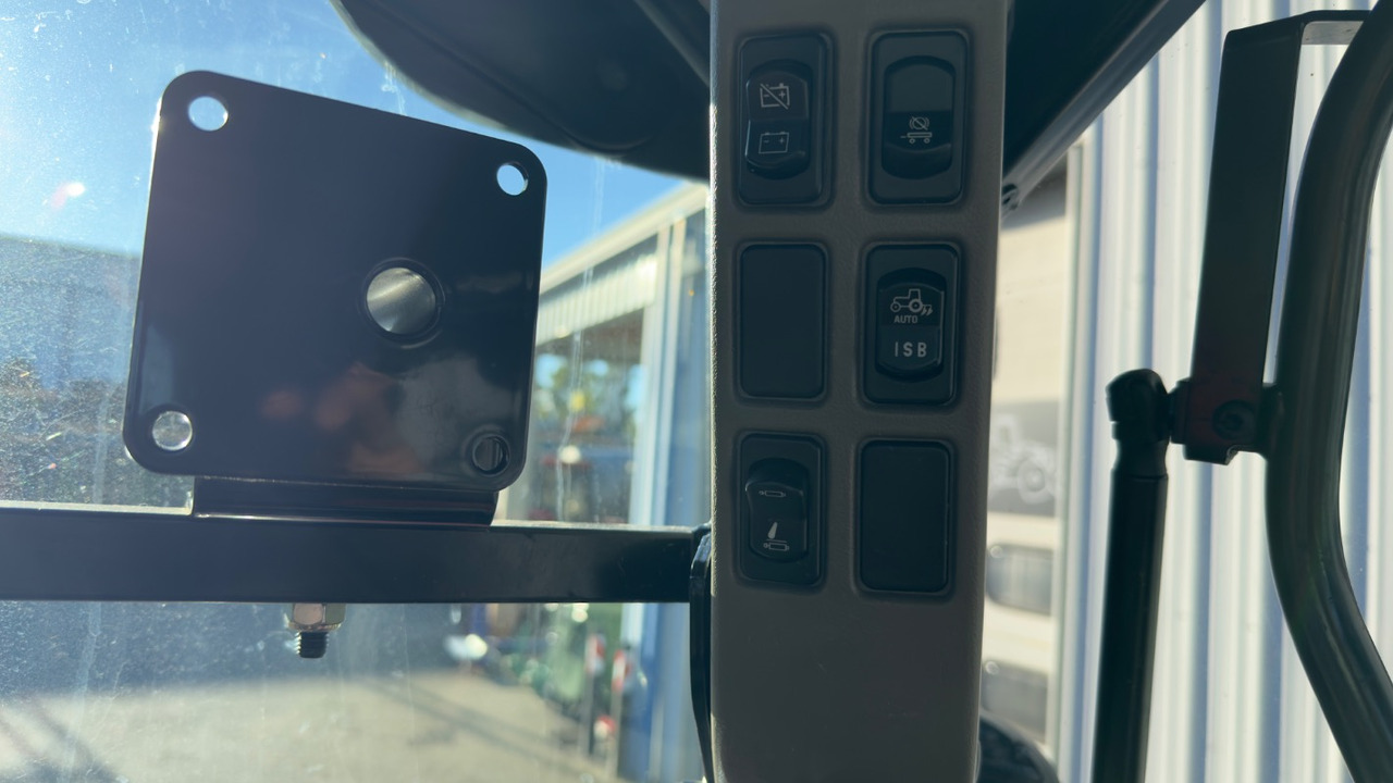 Case IH Puma 240 CVX RTK - Трактор: снимка 3 Case IH Puma 240 CVX RTK - Трактор: снимка 3