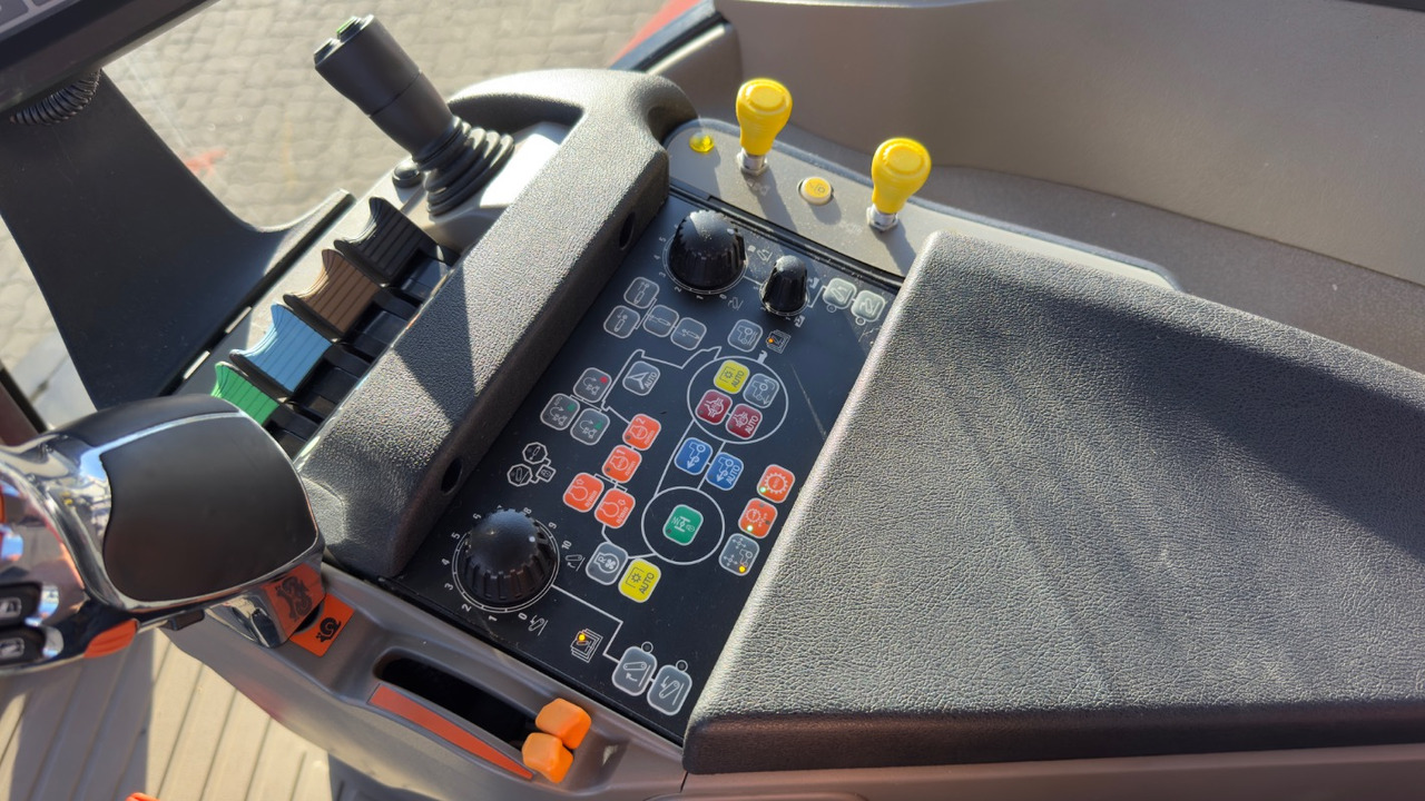 Case IH Puma 240 CVX RTK - Трактор: снимка 4 Case IH Puma 240 CVX RTK - Трактор: снимка 4