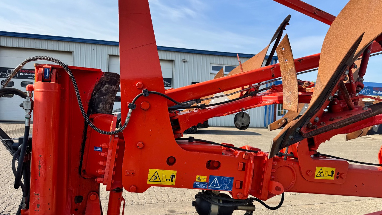 Kuhn Challenger T - 8-furchig #TOP# - Плуг: снимка 4 Kuhn Challenger T - 8-furchig #TOP# - Плуг: снимка 4