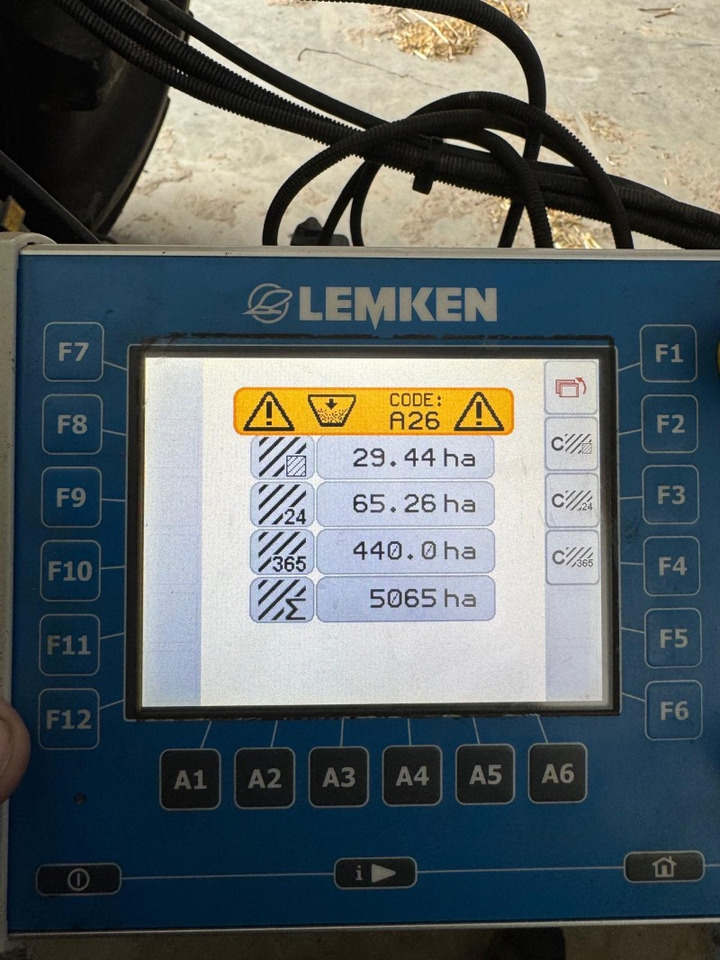 Lemken Compact Solitair 9/400 Zirkon 10 starr - Комбинирана сеялка: снимка 2 Lemken Compact Solitair 9/400 Zirkon 10 starr - Комбинирана сеялка: снимка 2