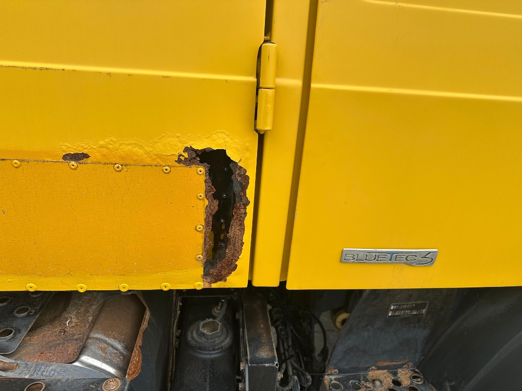 Mercedes-Benz U 4000 - Трактор: снимка 2 Mercedes-Benz U 4000 - Трактор: снимка 2