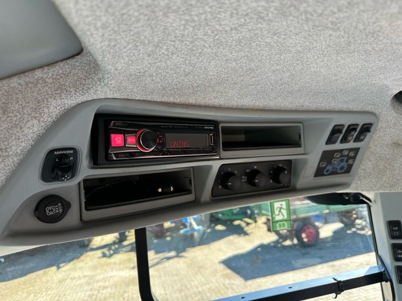 New Holland T7.245 AC AutoCommand - Трактор: снимка 4 New Holland T7.245 AC AutoCommand - Трактор: снимка 4