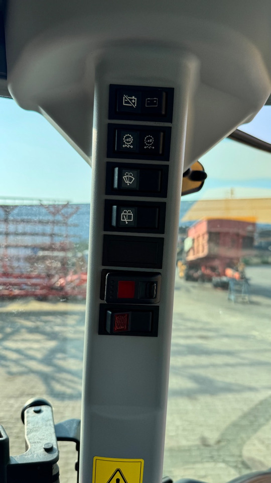 Steyr 4095 Kompakt Ecotech - Трактор: снимка 3 Steyr 4095 Kompakt Ecotech - Трактор: снимка 3
