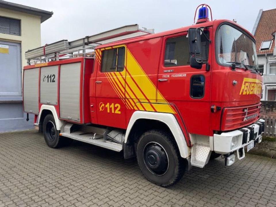 Feuerwehrauto FL 16 - Пожарна кола: снимка 1 Feuerwehrauto FL 16 - Пожарна кола: снимка 1