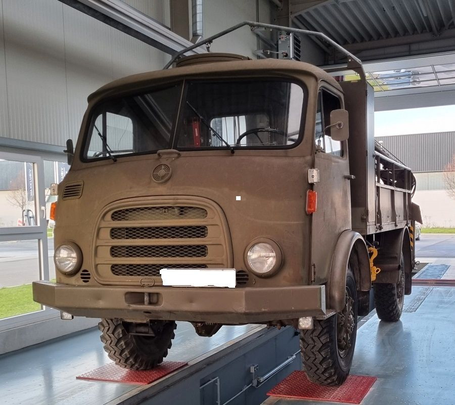 Steyr A 680 G Geländewagen - Бордови камион, Камион с кран: снимка 1 Steyr A 680 G Geländewagen - Бордови камион, Камион с кран: снимка 1