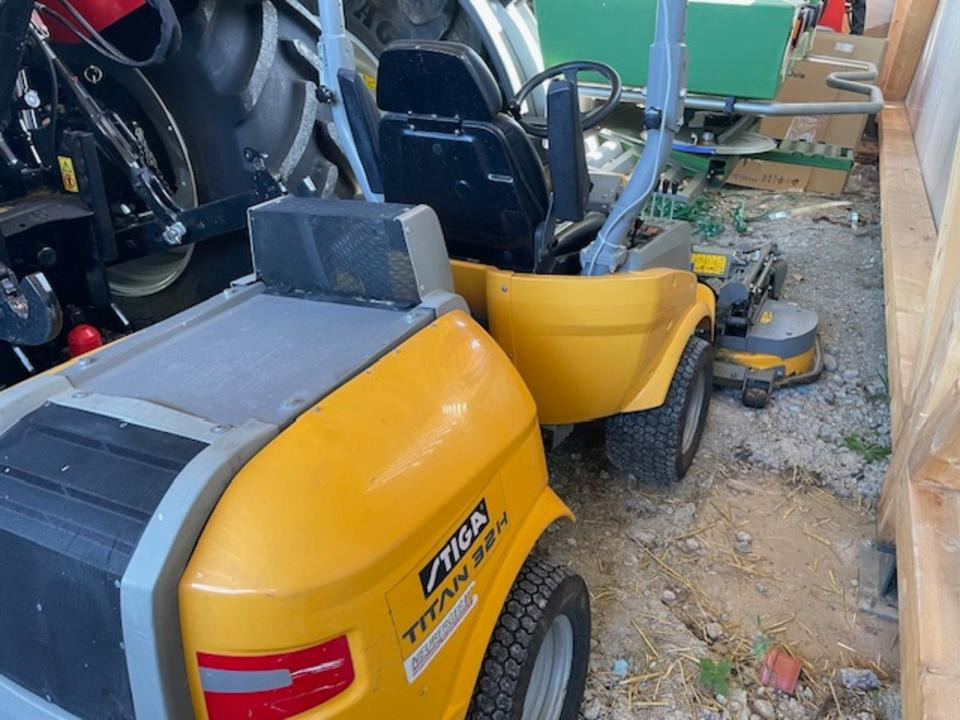 Stiga Titan 26H Diesel-Aufsitzrasenmäher mit Frontmähwerk - Косачка за трева: снимка 2 Stiga Titan 26H Diesel-Aufsitzrasenmäher mit Frontmähwerk - Косачка за трева: снимка 2