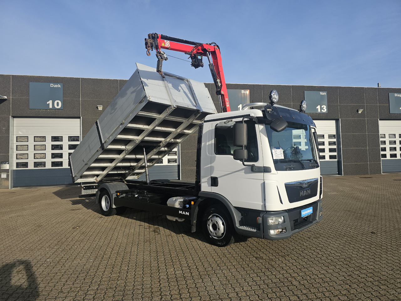 MAN TGL 10.220 - Самосвал камион: снимка 2 MAN TGL 10.220 - Самосвал камион: снимка 2