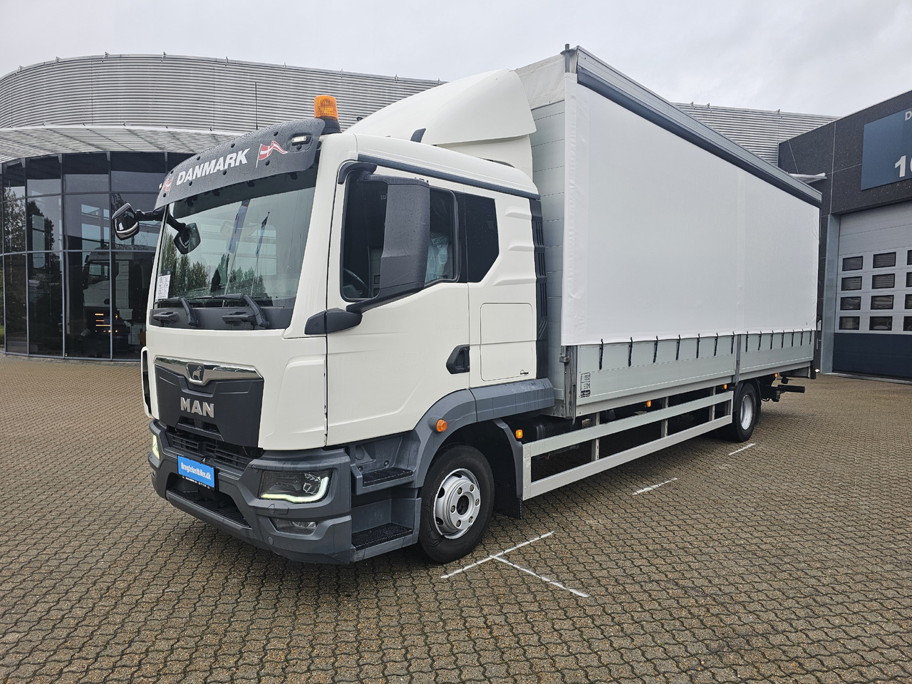 MAN TGL 12.250 - Камион с брезент: снимка 1 MAN TGL 12.250 - Камион с брезент: снимка 1
