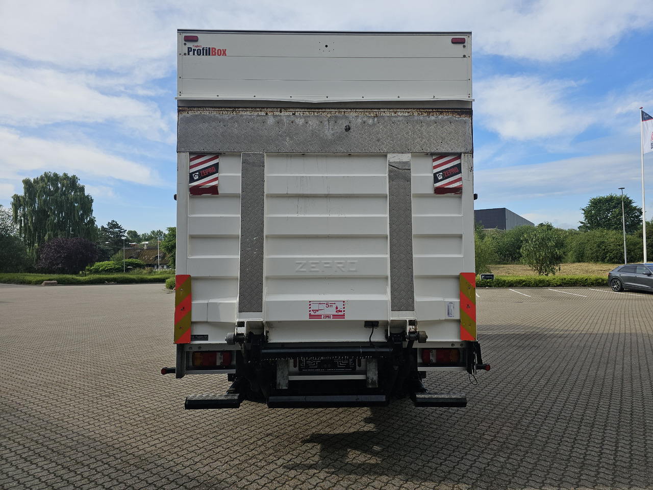 MAN TGM 18.290 - Камион фургон: снимка 4 MAN TGM 18.290 - Камион фургон: снимка 4