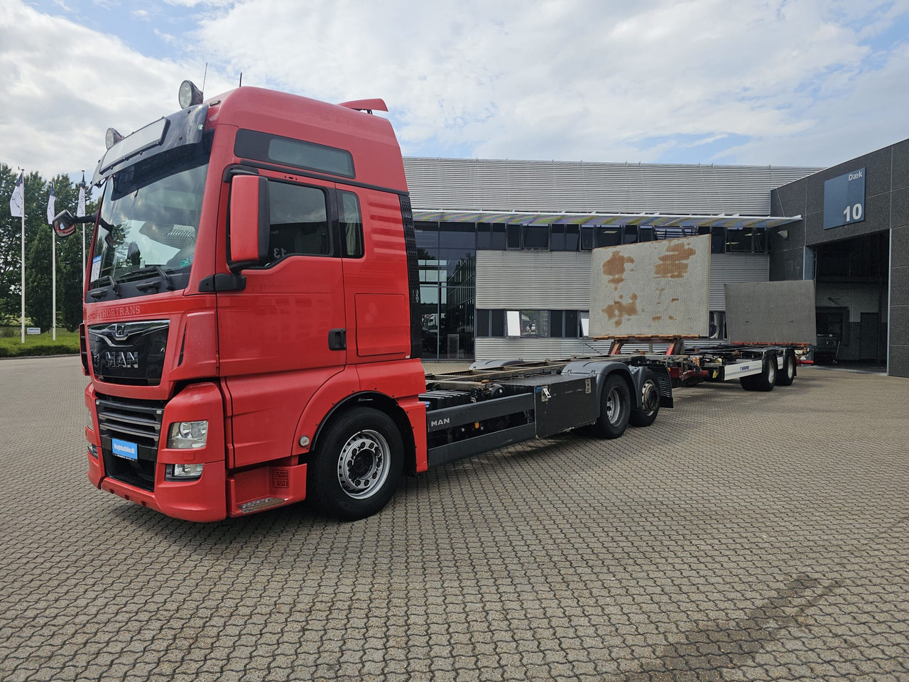 MAN TGX 26.500 with trailer - Контейнеровоз/ Сменна каросерия камион: снимка 1 MAN TGX 26.500 with trailer - Контейнеровоз/ Сменна каросерия камион: снимка 1