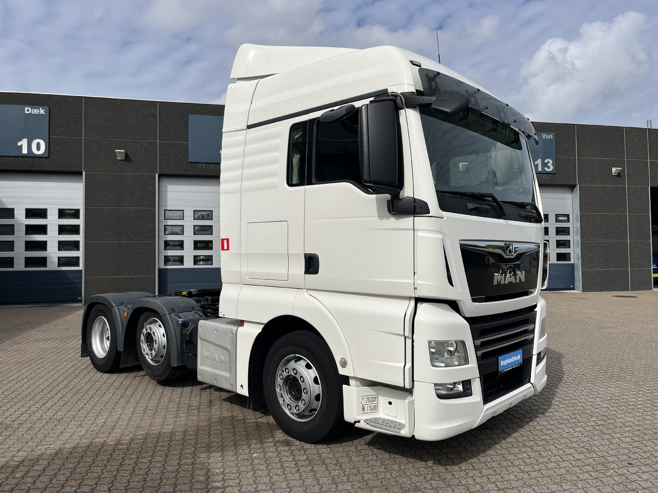 MAN TGX 26.470 6x2-2 - Влекач: снимка 2 MAN TGX 26.470 6x2-2 - Влекач: снимка 2