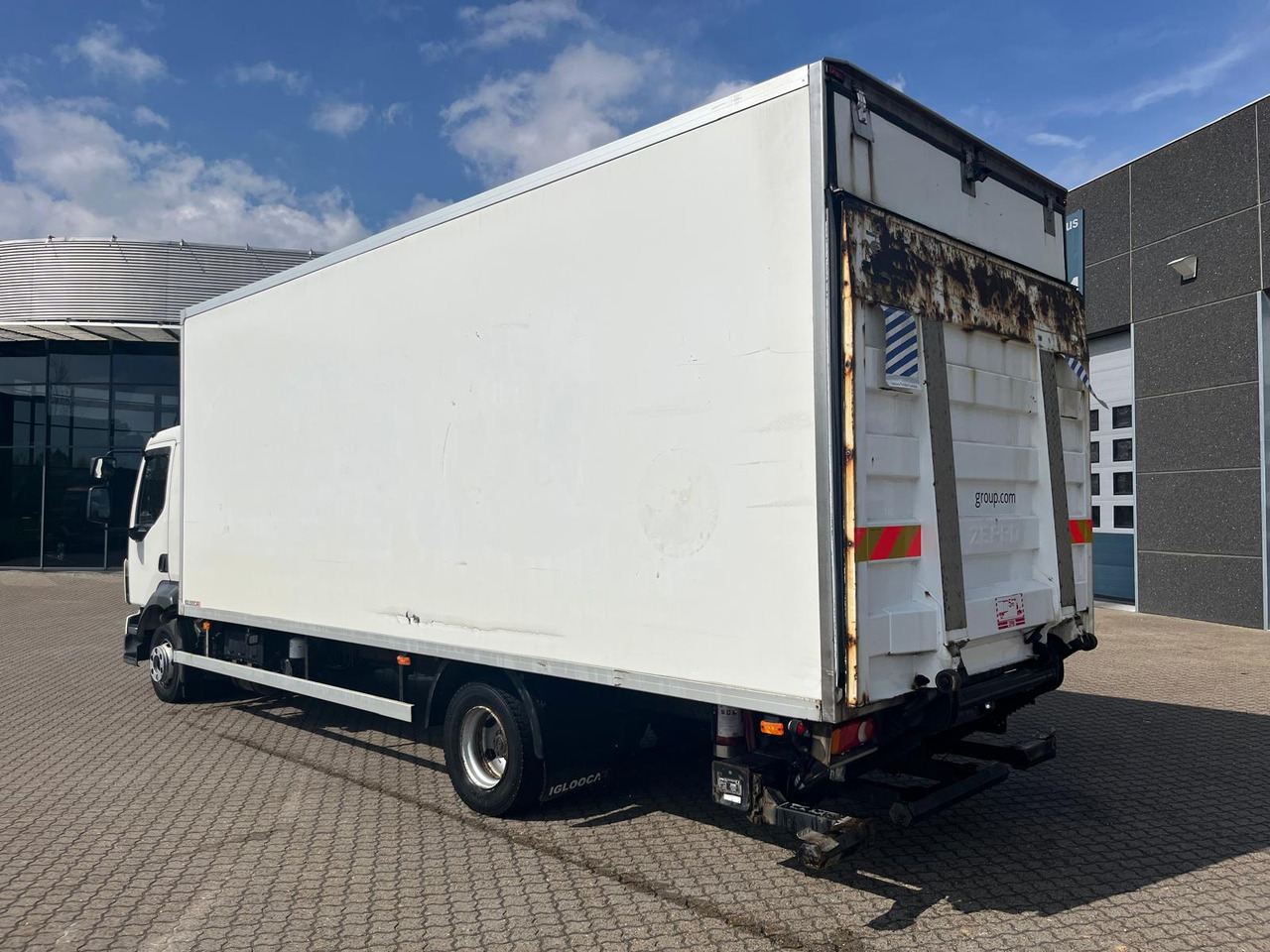 Volvo FL210 - Камион фургон: снимка 2 Volvo FL210 - Камион фургон: снимка 2