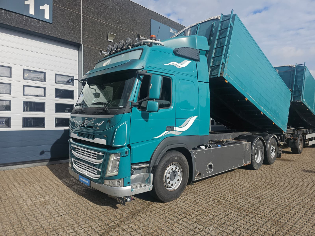 Volvo FM500 Suge-Blæse anlæg - Самосвал камион: снимка 2 Volvo FM500 Suge-Blæse anlæg - Самосвал камион: снимка 2